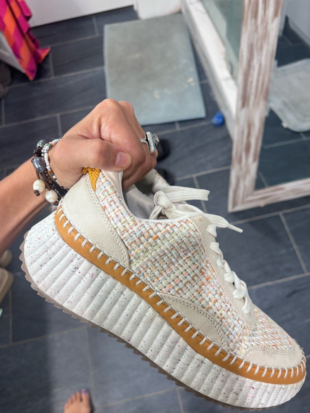 Universal thread platform woven sneakers